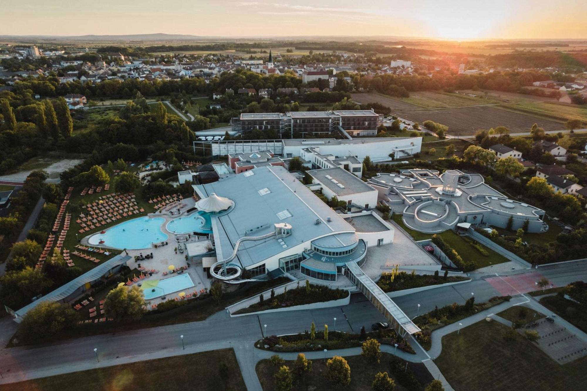 Therme Laa - Hotel & Silent Spa Laa an der Thaya Exterior photo